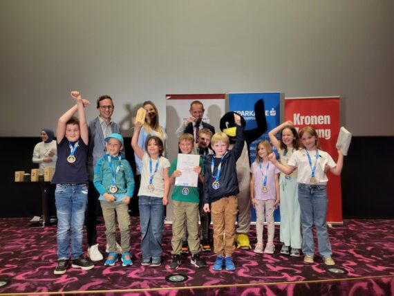 PinguinCup_2.Klasse_1.Platz_VS d. Franziskanerinnen-min